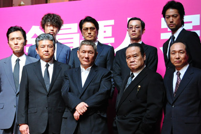 『アウトレイジ』続編で三浦vs西田　たけし演じる前作主人公は「実は生きていた」 画像