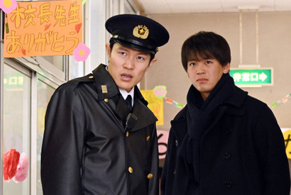 “真犯人”は「校長？」「由紀」「過去から来た？」予想合戦も過熱…「テセウスの船」8話 画像