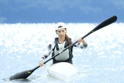 中条あやみ、堂々としたパドルさばきを披露『水上のフライト』主題歌入り予告 画像