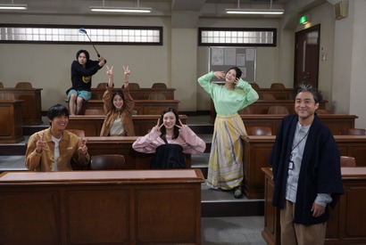 ムロツヨシ＆永野芽郁＆中川大志ら“同級生”が揃ってクランクイン！「親バカ青春白書」 画像