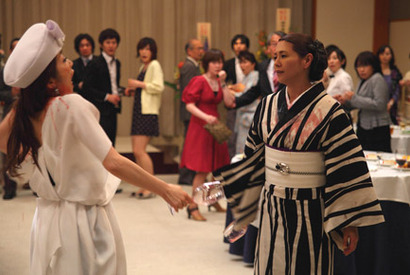 驚愕！小泉今日子VS荻野目慶子の女の修羅場　『つやのよる』撮影現場に潜入！ 画像