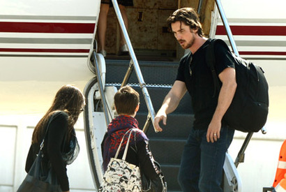 『ダークナイト　ライジング』キャストが帰国の途に　C・ベイルが声明を発表 画像