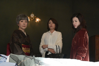 安蘭けい「ワンティーム」の発音に反応続々、楓の正体にも改めて注目集まる…「危険なビーナス」5話 画像