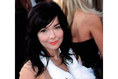 ビョーク、憧れの英プロデューサーと音楽ドキュメンタリーを制作へ 画像