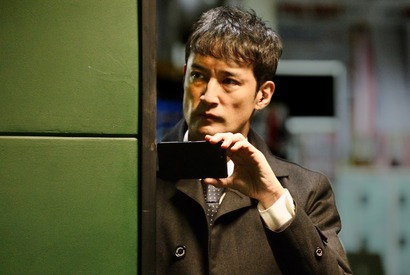 松岡昌宏、WOWOWドラマ初主演！警察内部の不正を疑う“監察係”に 画像
