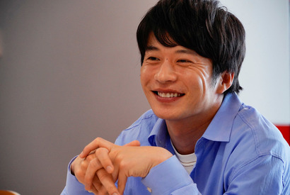 白馬の王子様…？ 田中圭、土屋太鳳を怒鳴りつける『哀愁しんでれら』予告編 画像