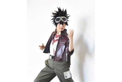 浜辺美波がコスプレ披露！ドラマ「ウチ彼」の“漫画愛”に注目 画像