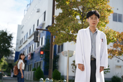 成田凌、“普通”からズレた主人公は「素直に生きている人」『まともじゃないのは君も一緒』 画像