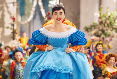 リリー・コリンズが父親ゆずりの美声を披露　『白雪姫と鏡の女王』本編映像が到着！ 画像