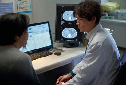 膵癌患者を演じた貫地谷しほりに「迫真」、続編・スピンオフ希望の声多数…「神様のカルテ」第四夜 画像