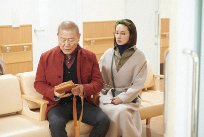 父親の美容にモヤモヤする吉田羊“トキコ”と友人のやり取りに「大切なエピソード」…「生きるとか死ぬとか父親とか」3話 画像