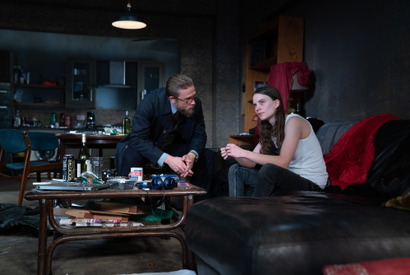 鋭い眼光に注目！ スティング娘が登場する『ジェントルメン』本編映像 画像