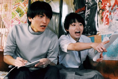 伊藤万理華＆金子大地ら映画づくりに駆け抜ける夏！『サマーフィルムにのって』新写真 画像