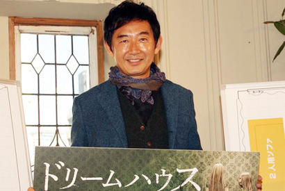 石田純一パパ、人生初のおむつ替えに挑戦で「毎日が幸せ！」 画像