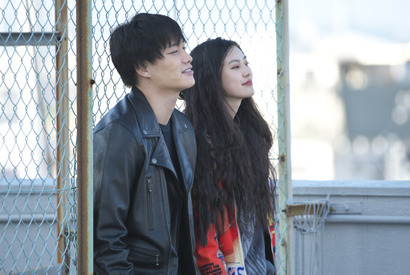 恒松祐里が「JAM -the drama-」に出演、鈴木伸之との2ショットも到着 画像