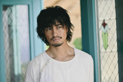 斎藤工“ヘミングウェイ”を撮影してきた高校生3人組に「JKじゃなかった」「JKが犯人かな」など様々な考察巻き起こる…「漂着者」7話 画像