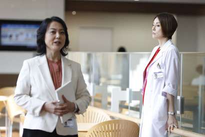 杉田かおる“蝶子”と川上麻衣子“久美子”の対決に「金八」連想する声、小籔千豊“鍬形”の「すべらない話」にも多くの反応…「ドクターX」3話 画像