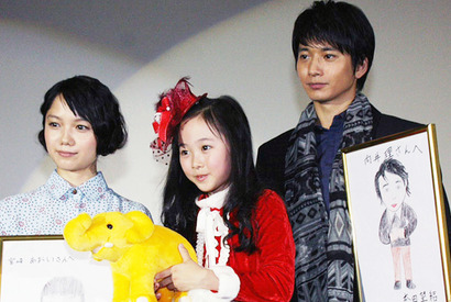 宮崎あおい＆向井理、クリスマス・プレゼントの似顔絵で8才児の洞察眼に感服 画像