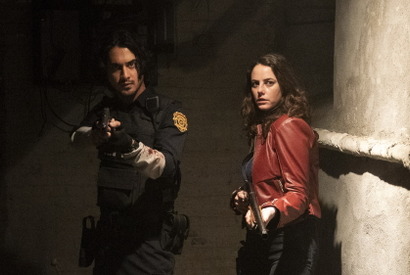 レオン＆クレア＆ジルが恐怖と対峙！『バイオハザード：ウェルカム・トゥ・ラクーンシティ』場面写真 画像