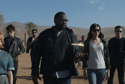 『エターナルズ』未公開シーン解禁！ファストス、最終作戦のアイディアは息子との会話から 画像