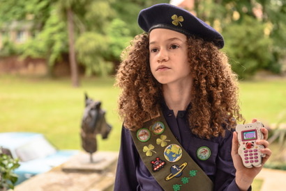 ハードボイルドの世界に若草物語やパンダ携帯がマッチ『ガンパウダー・ミルクシェイク』 画像