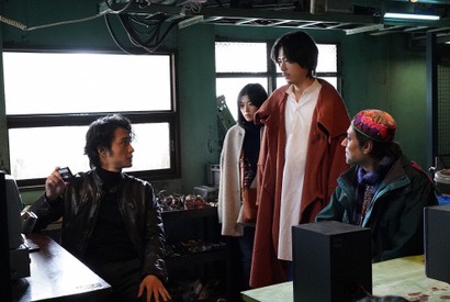 桐山照史“長谷川”次回予告の姿に「急展開すぎ」など様々な反応、中村蒼“モー”には「一番この人有能」の声…「逃亡医F」第6話 画像