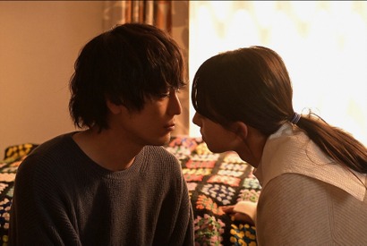 清原果耶“花枝”と間宮祥太朗“芦田”キスシーンに「息が止まるほど二人がキレイ」の声、“手術告白”にも共感の声続々…「ファイトソング」第7話 画像