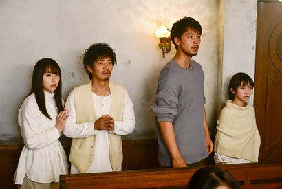 「君と世界が終わる日に」S3場面写真到着、第2話で教団の実態が明らかに？ 画像