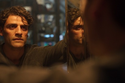 オスカー・アイザックだからこそ演じられる！“複数の人格”を持つ闇のヒーロー「ムーンナイト」 画像