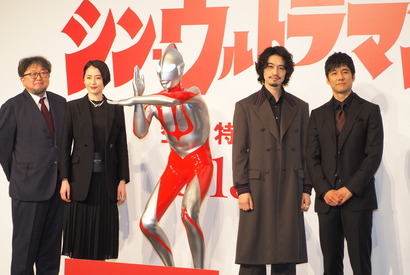 斎藤工、長澤まさみ＆西島秀俊から「本当にウルトラマンみたい！」と言われ「こんなにも頼もしいお二方と…」 画像