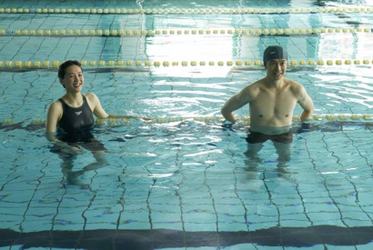 長谷川博己の“迫真の演技”＆綾瀬はるかの“笑顔”『はい、泳げません』メイキング映像 画像