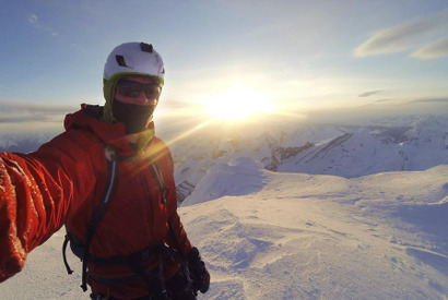 氷の断崖絶壁を命綱なしで登る…たった一人の過酷な挑戦『アルピニスト』予告編＆場面カット 画像