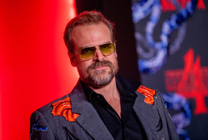 「ストレンジャー・シングス」のデヴィッド・ハーバー、26歳から双極性障害で闘病 画像