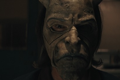 不気味なマスクが恐怖を助長…イーサン・ホーク主演『ブラック・フォン』場面写真 画像