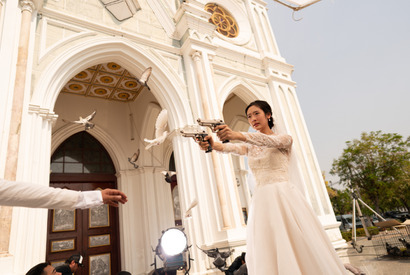 『バッド・ジーニアス』主演女優もウェディングドレス姿で登場『プアン／友だちと呼ばせて』 画像