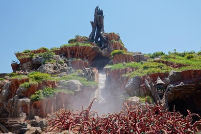 【ディズニー】スプラッシュ・マウンテンの“びしょ濡れ”バージョン始動！パークの夏らしさを表現したメニューも 画像