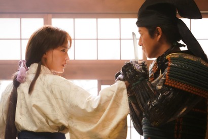 木村拓哉×綾瀬はるかが対峙　愛すか、殺すか…『THE LEGEND & BUTTERFLY』新場面写真 画像