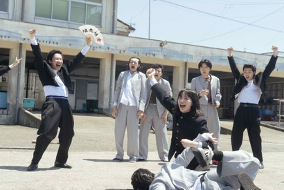 のん「わたしも頑張らなきゃ！」磯村勇斗＆岡山天音と『さかなのこ』“クセつよ”バトルシーン 画像