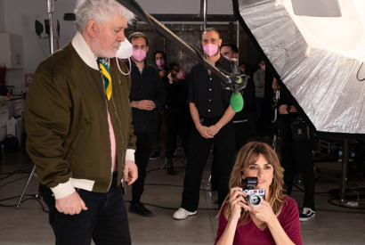 アルモドバル監督、ペネロペ・クルスは「芸術的な家族の一員」『パラレル・マザーズ』 画像