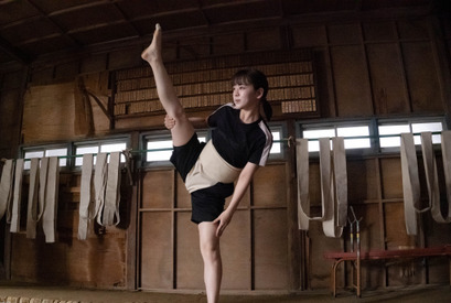 伊原六花、美しい四股を披露「シコふんじゃった！」場面写真 画像