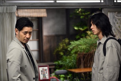 “興津”オダギリジョーの演技に「悪の世界観を自然に作るの上手すぎ」など絶賛の声上がる…「アトムの童」 画像