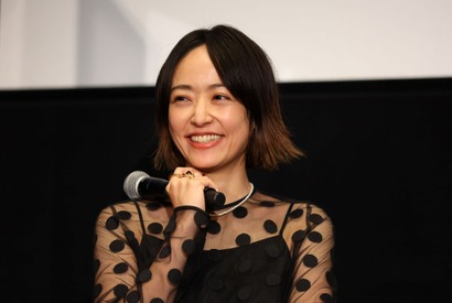 井上真央「自分の物語として捉えてもらえると」『わたしのお母さん』舞台挨拶登壇 画像