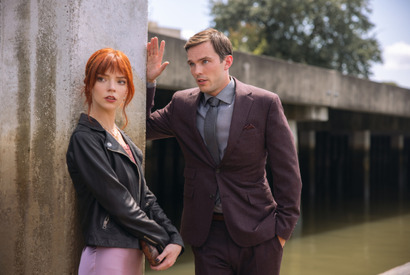 ニコラス・ホルト「仮面が目の前ではがされていく」『ザ・メニュー』料理オタクを怪演 画像