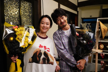 笑い合う竹野内豊＆黒木華、庵野秀明の姿も『イチケイのカラス』 メイキング写真解禁 画像