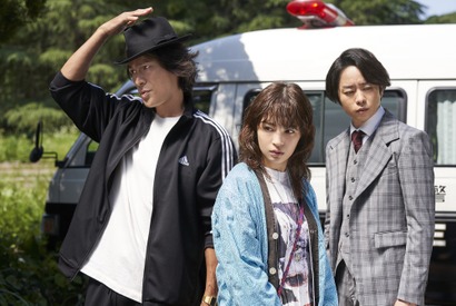 広瀬すず＆櫻井翔、思わず「すごい…！」迫力カークラッシュ舞台裏も『映画ネメシス』特別映像 画像