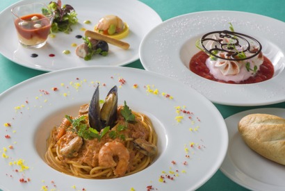 【ディズニー】TDR40周年記念の期間限定メニューへの想いを、開発者シェフが語る～パスタ料理「イーストサイド・カフェ」編 画像