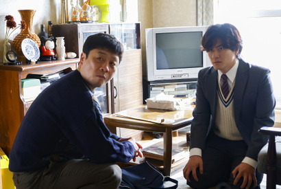 高橋海人＆森本慎太郎、制服姿の場面写真公開「だが、情熱はある」 画像