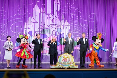 【ディズニー】TDR40周年イベントが盛大にスタート！記念セレモニーにはディズニーCEOのボブ・アイガー氏も出席 画像