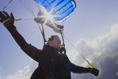 トム・クルーズ、さらなる限界に挑む“スピードフライング”の舞台裏特別映像『ミッション：インポッシブル』最新作 画像