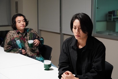 「CODE」裏の顔描くサイドストーリー「代償への扉」Huluで配信 画像